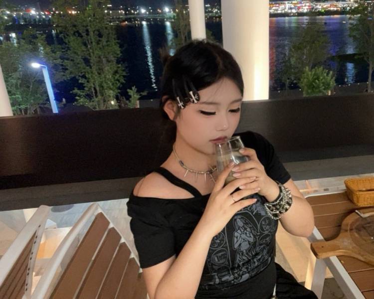 艺人背景图