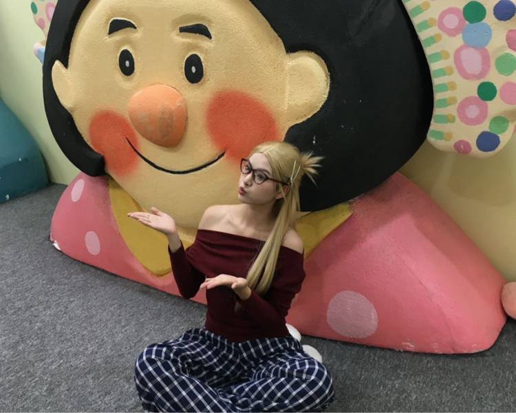 艺人背景图