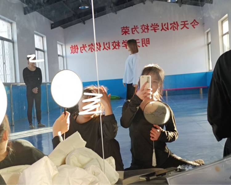 艺人背景图