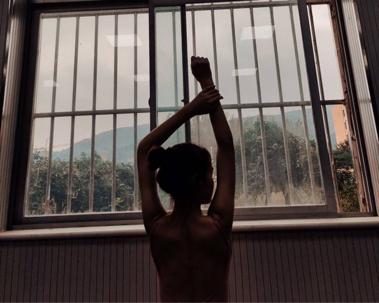 艺人背景图