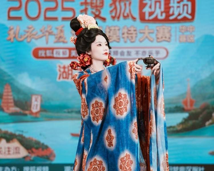 艺人背景图