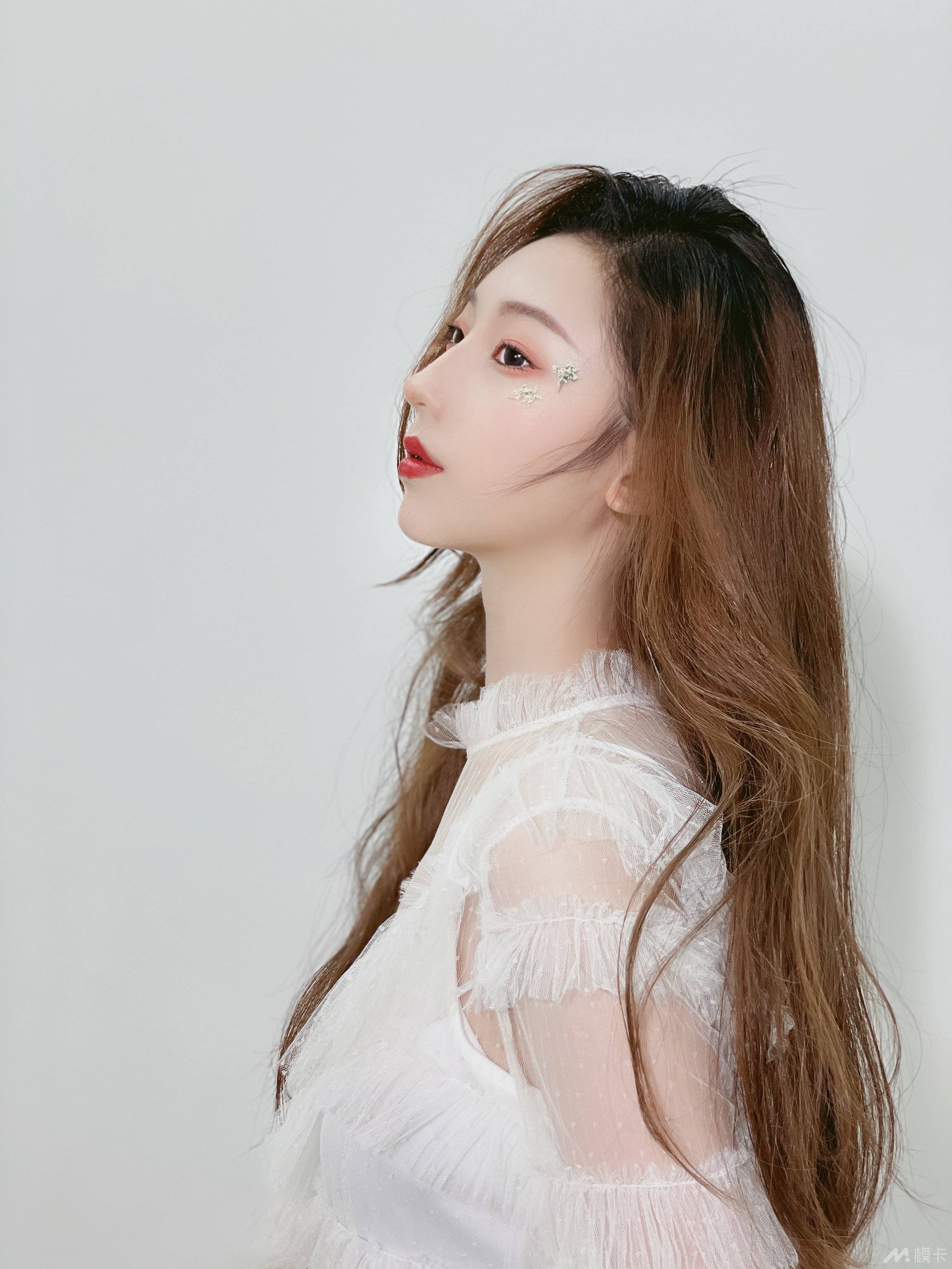 妆面模特真的好美