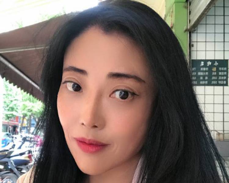 艺人背景图