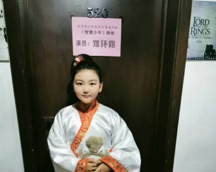 艺人背景图
