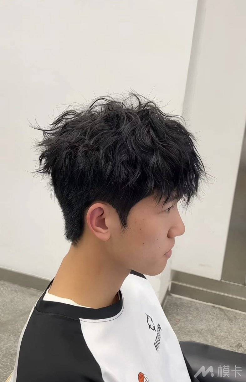 通告图片