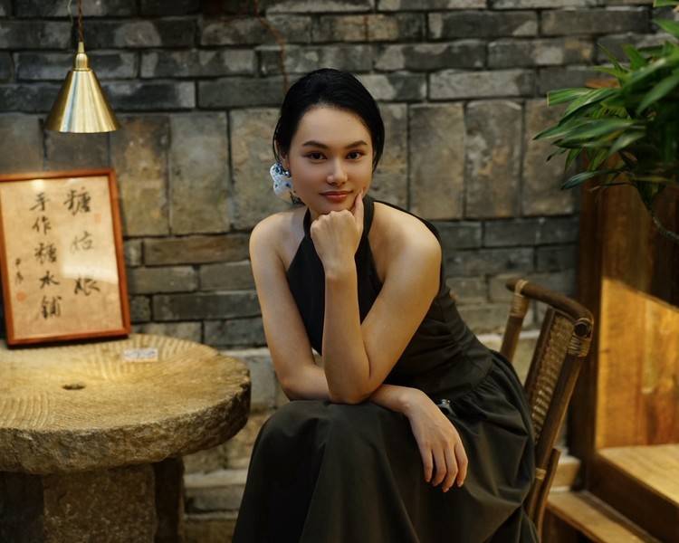 艺人背景图