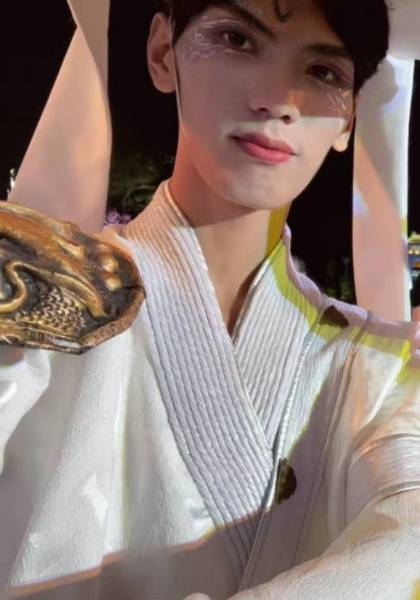 推荐艺人