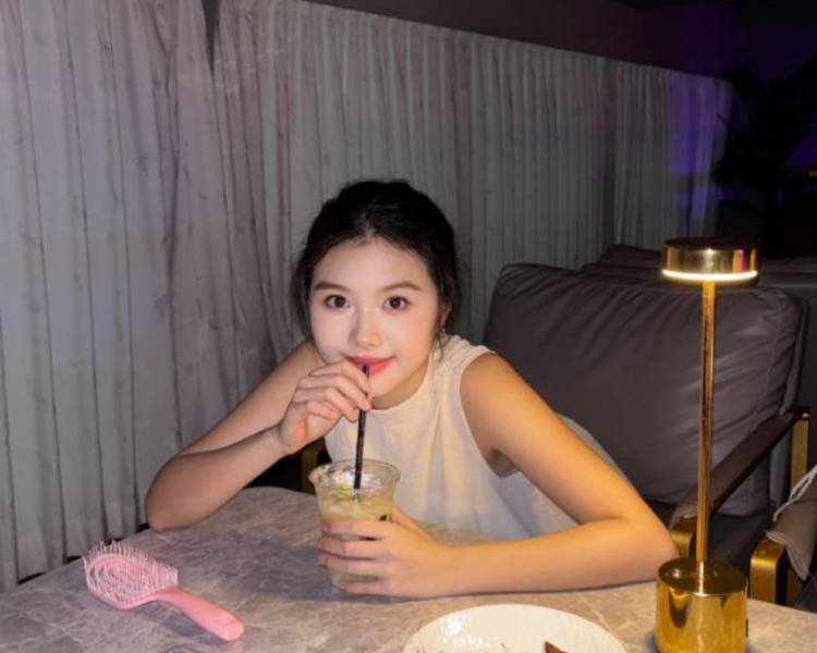 艺人背景图