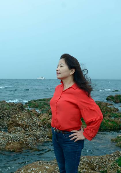 形象照片我叫刘孟君,今年50,非常喜欢影视行业,很期待