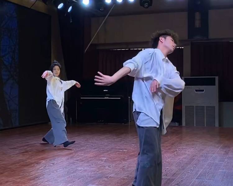 艺人背景图