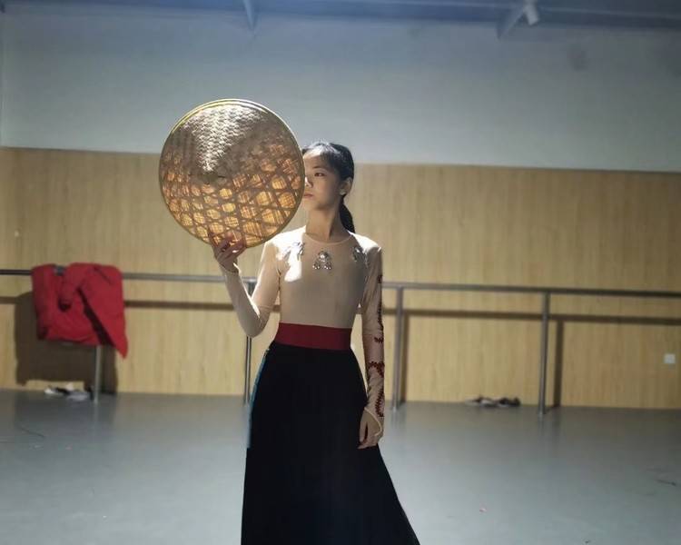 艺人背景图
