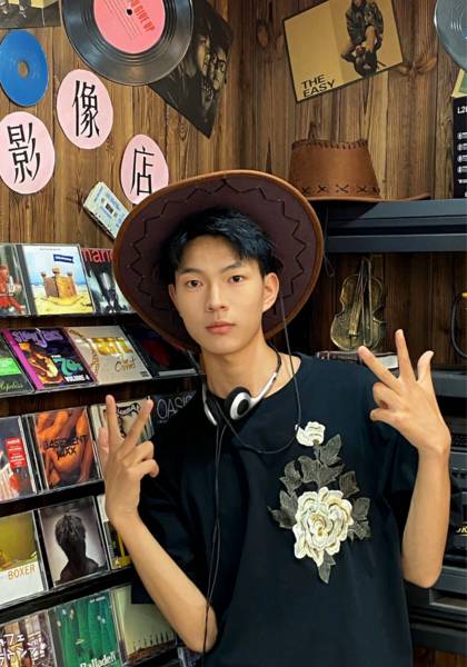推荐艺人