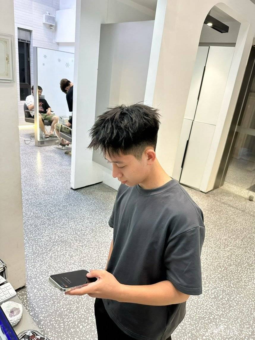 通告图片