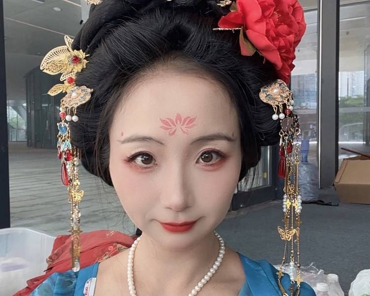 艺人背景图