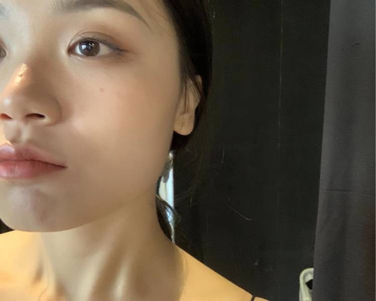 粉丝 0人气 4赞 0成都市|演员主页模卡形象信息165cm身高47kg体重80