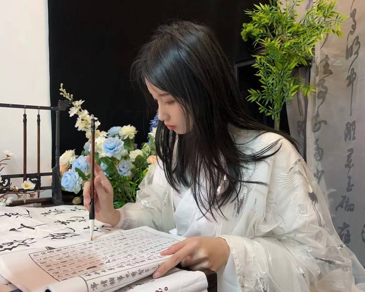 艺人背景图