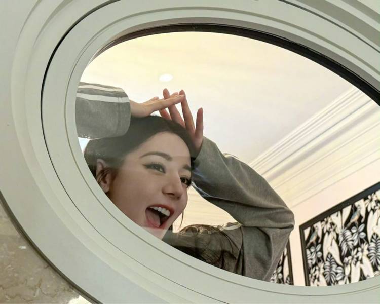 艺人背景图