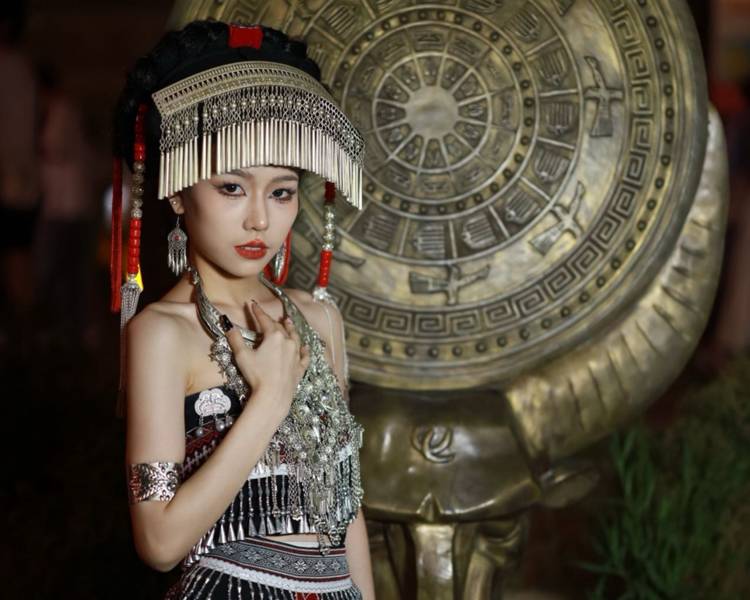 艺人背景图