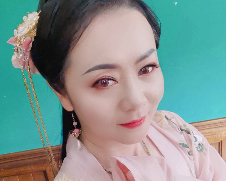 艺人背景图