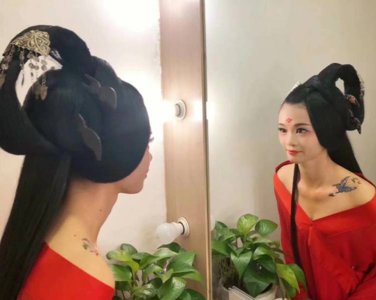 艺人背景图