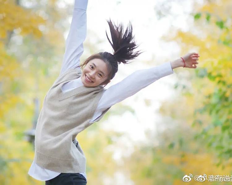 艺人背景图