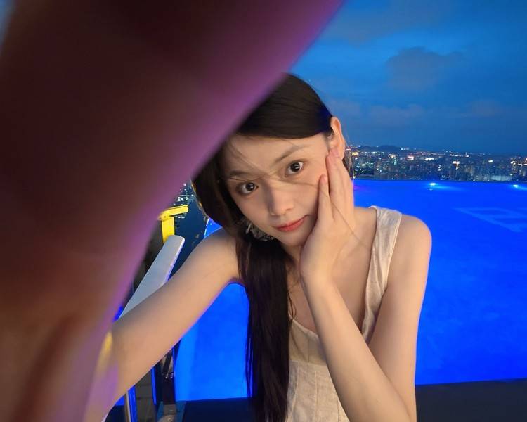 艺人背景图