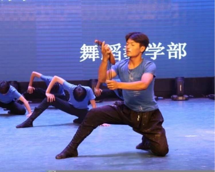 艺人背景图