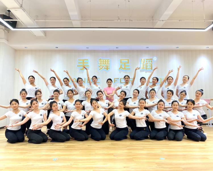 艺人背景图