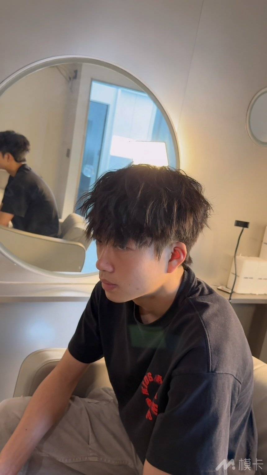 通告图片