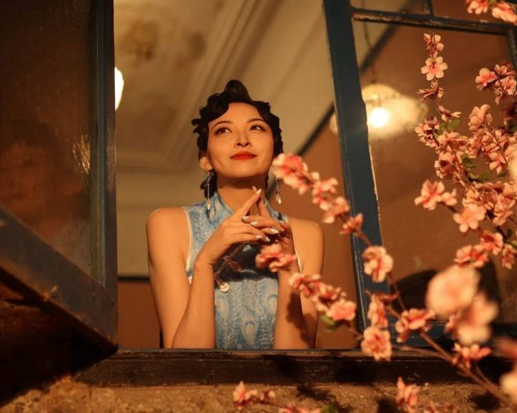 艺人背景图