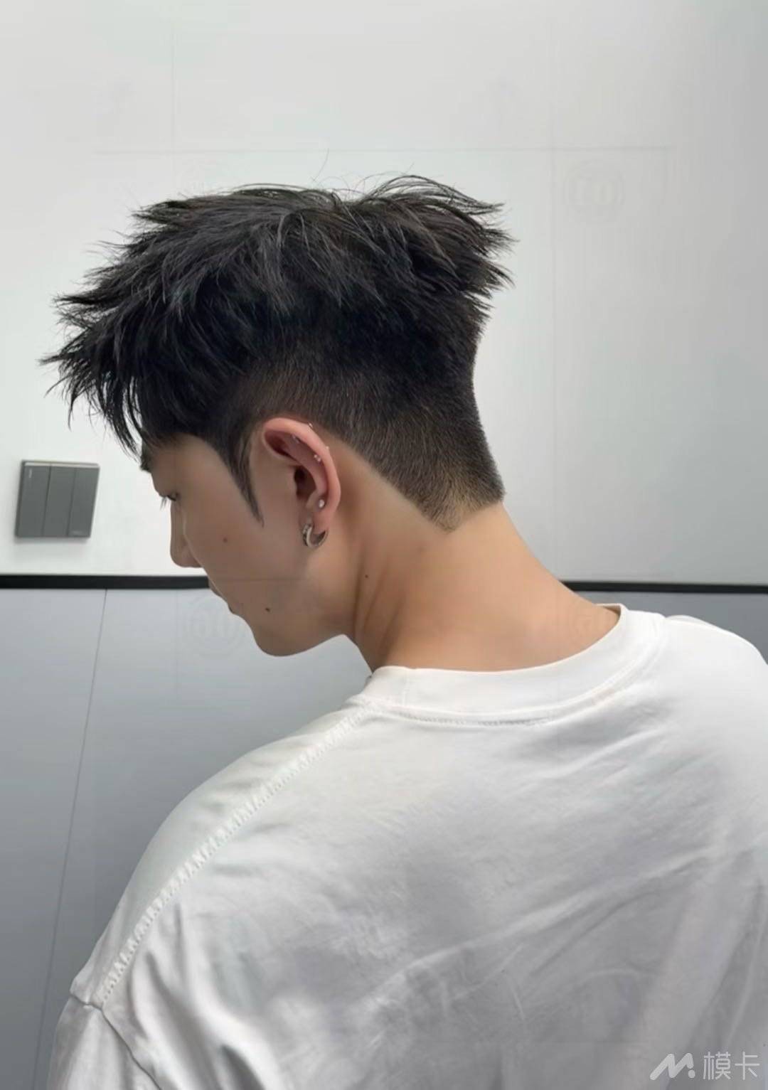 通告图片