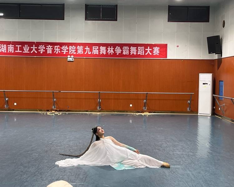 艺人背景图