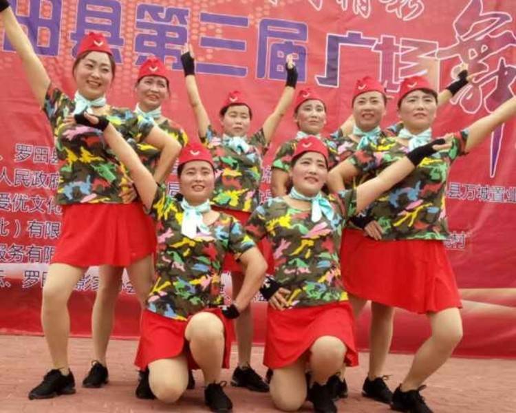 艺人背景图