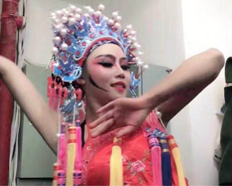 艺人背景图