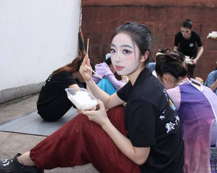 艺人背景图