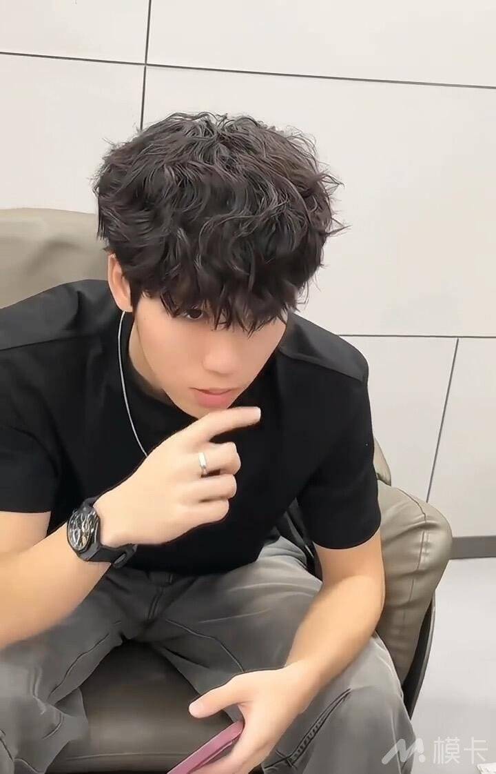 通告图片