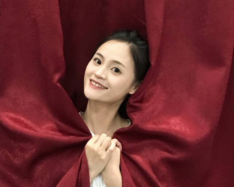 艺人背景图