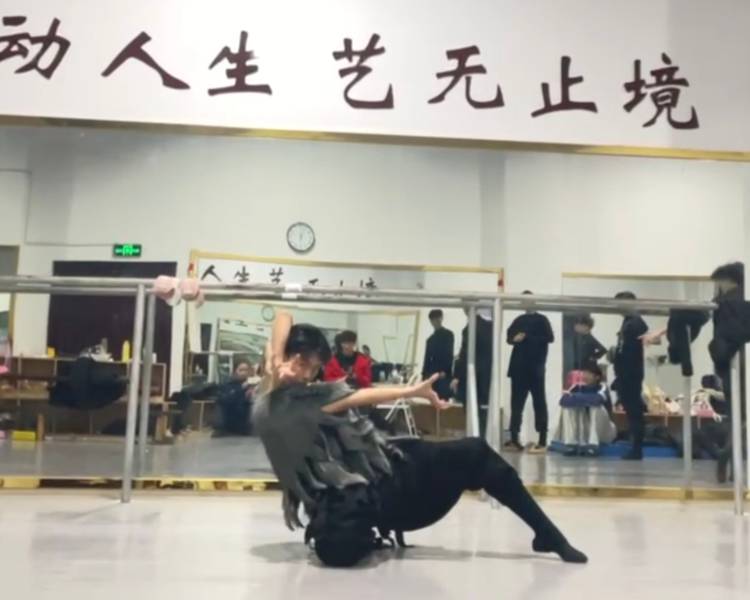 艺人背景图