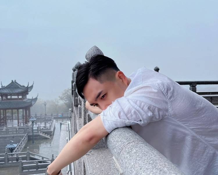 艺人背景图
