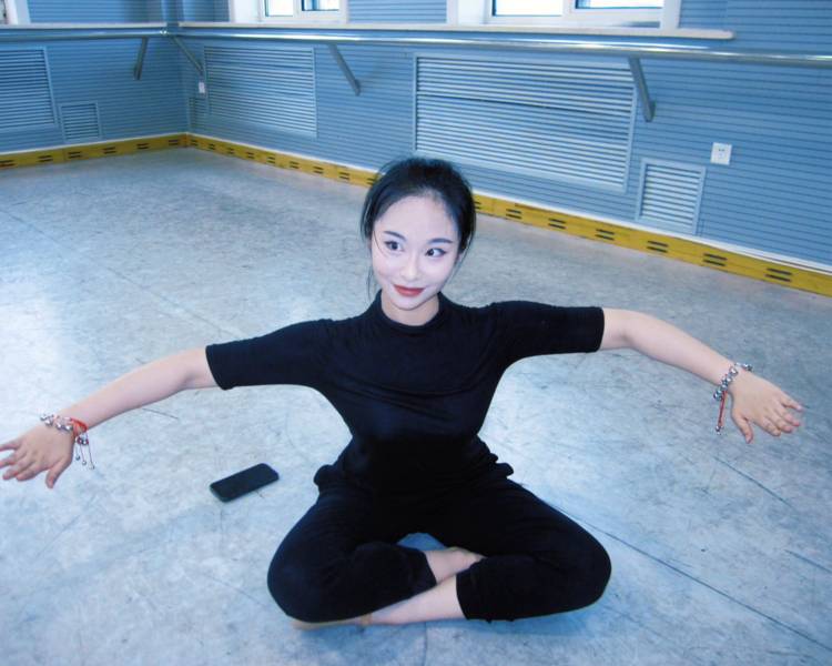 艺人背景图