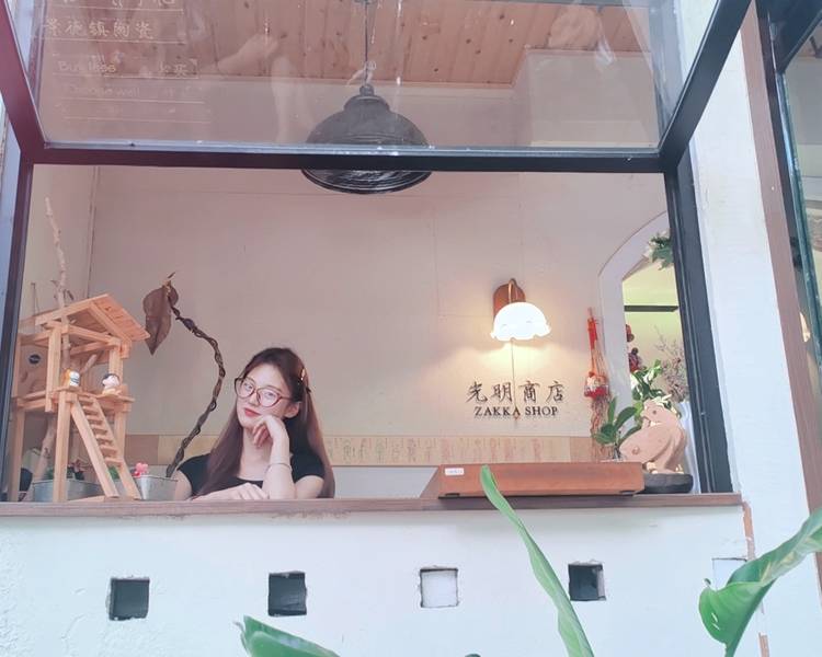 艺人背景图