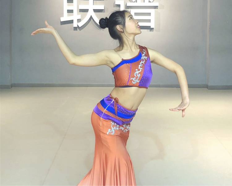 艺人背景图