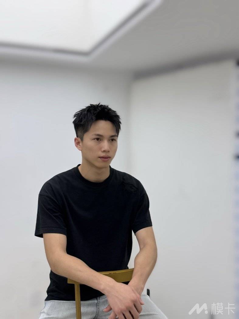 通告图片