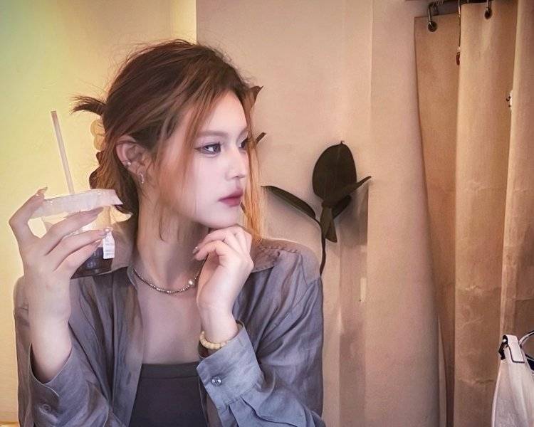 艺人背景图