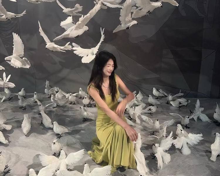 艺人背景图