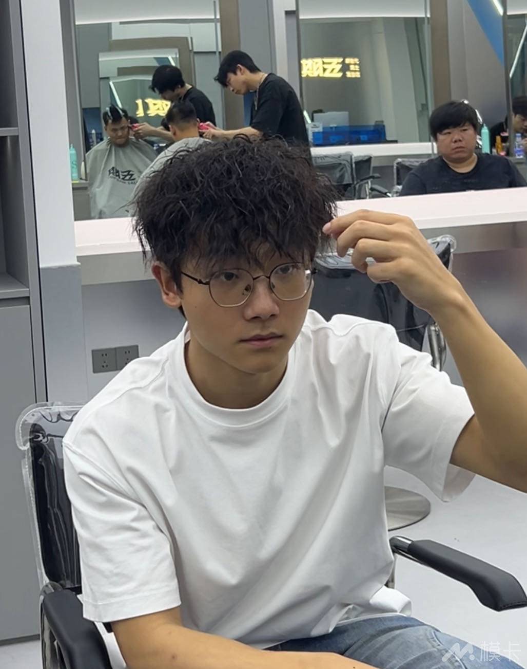 通告图片