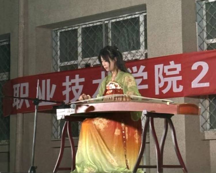 艺人背景图