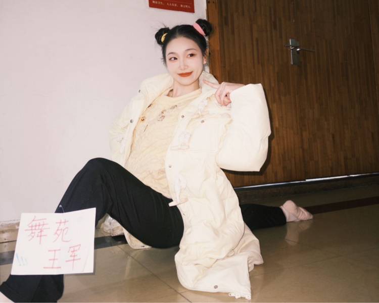 艺人背景图