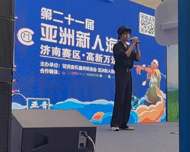 艺人背景图
