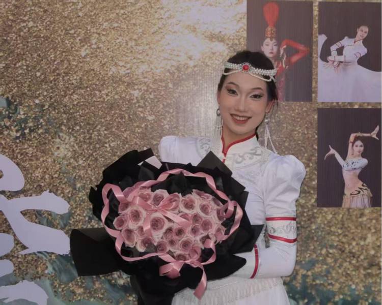 艺人背景图